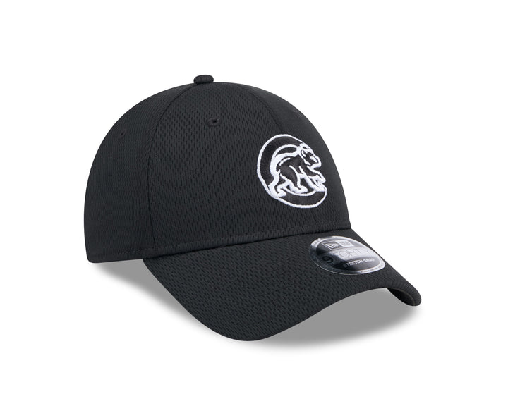 Chicago Cubs New Era Walking Bear Black Mesh 940 Cap